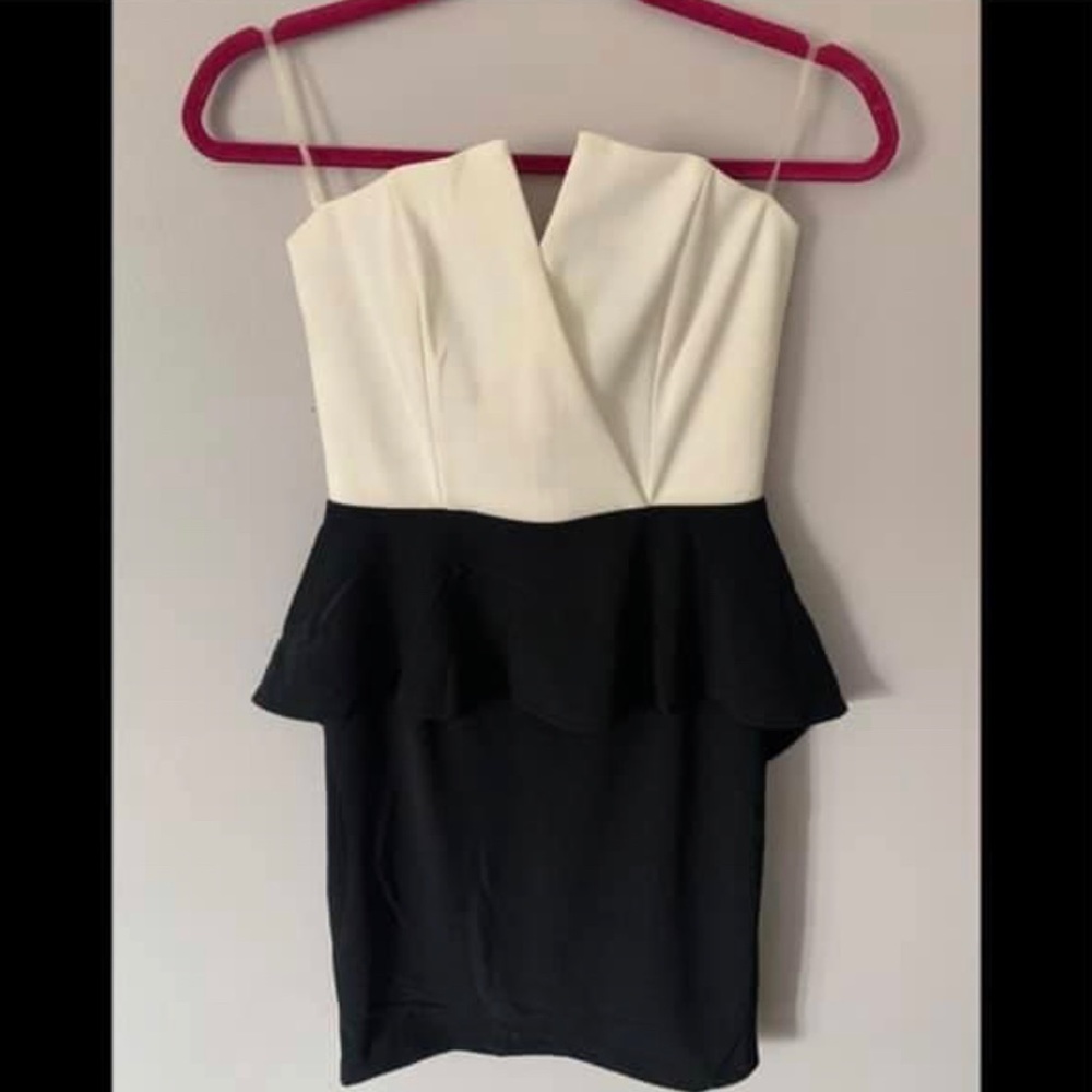 GUESS EVENING DRESS NEVER WORN